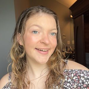 Meet your Posher, Dani